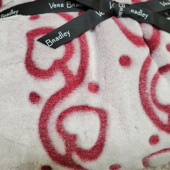 Vera Bradley Throw Blanket Valentine Hearts Pink Stitched Vines NEW NWT Plush - Picture 4 of 11